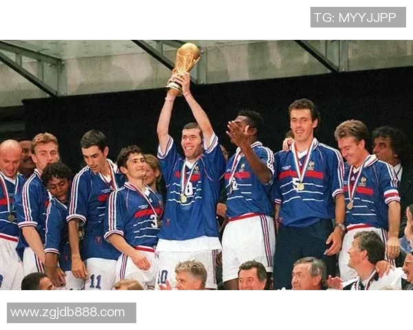 足球明星烫发染发造型盘点展现球场与时尚的双重魅力